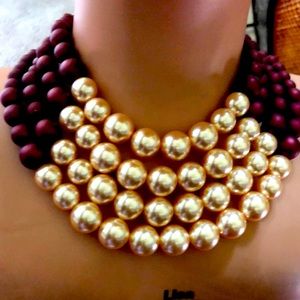 Oscar de la renta necklace